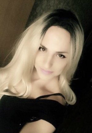 Транссексуалка Валерия