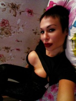 Транссексуалка Лера